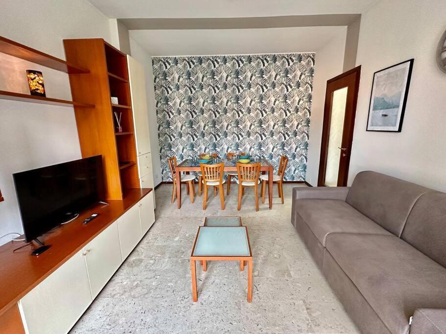 Low Cost Holiday An Business House And Free Park By Revenue House Como Exterior foto